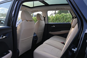 Nuovissima Chevrolet Captiva Premier 2025 Nera, SUV 1.5L FWD 7 Posti, Benzina 4 Cilindri, Guida a Sinistra, Trasmissione Automatica - Product Image 4