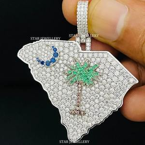 Colgante Unisex de Plata de Ley Personalizado con Moissanita VVS Color D, Corte Brillante Redondo, Estilo Hip Hop - Product Image 1