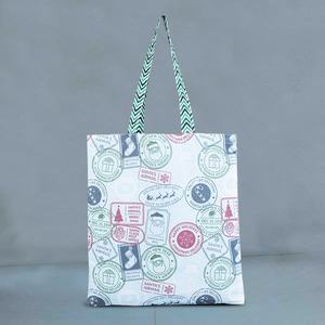 Sacs fourre-tout en toile imprimés esthétiques Sac de transport quotidien pour l'épicerie, l'épicerie et la plage pour usage promotionnel Disponible sur mesure - Product Image 1