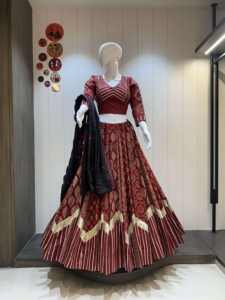 Dernière Collection Traditionnelle de Haute Qualité : Ensemble Chaniya Choli en Tissu Imprimé Pur Kutchhi et Dupatta en Coton Mal de Grammage Lourd, Prêt à Porter, Style Ethnique - Product Image 2