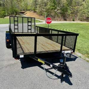 Remolque de Caja Pequeña Galvanizado de 8x5 con Eje Único, Motor y Transmisión para Uso en Fábricas o Granjas de Alta Productividad - Product Image 1