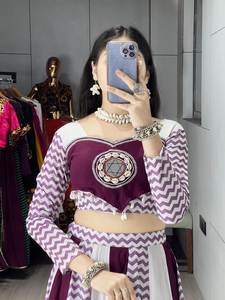 Qualité supérieure nouvelle Collection Navratri spéciale Lehnga Choli pour les femmes vrai miroir travail meilleur prix pour les vêtements de fête - Product Image 3