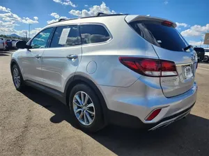 2017 hyunda Santa Fe SE - Product Image 4