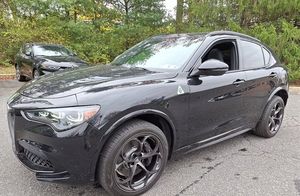 <span class=keywords><strong>Prix</strong></span> direct usine 2024 <span class=keywords><strong>Alfa</strong></span>-<span class=keywords><strong>Romeo</strong></span> Stelvio Quadrifogliom, moteur V6 biturbo de 2,9 L - Product Image 3