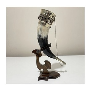 แก้วเขาสัตว์แท้สไตล์ไวกิ้งโบราณสำหรับดื่มเบียร์ คุณภาพสูง ขัดเงา แก้วเขาสัตว์สำหรับดื่ม ทำด้วยมือ รับทำโลโก้ตามสั่ง - Product Image 3