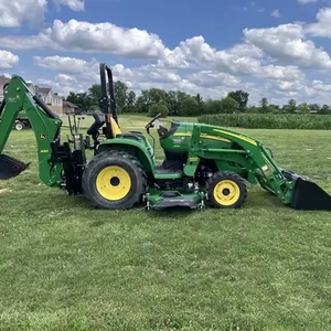 Tractor de un solo eje John Deere 3720 con motor de 22 HP, caja de cambios y bomba - Product Image 1