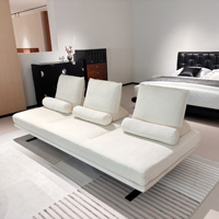 Canapé-lit moderne en tissu crème écologique avec coussins de dossier en mousse et pieds en métal noir pour appartement/hôtel