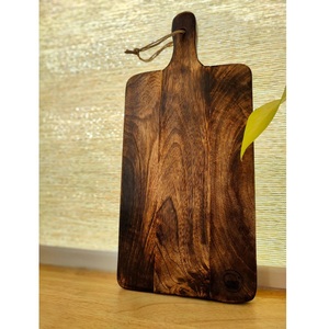 Tabla de cortar de madera natural para una superficie de corte segura y amigable con cuchillos, ideal para pan, verduras, frutas, queso y carne - Product Image 3