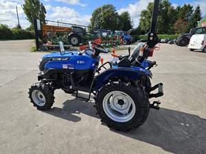 Nuevo SOLIS 26M SideShift, Tractor Agrícola de 30 HP con Tracción en las 4 Ruedas y Transmisión de Engranajes, con Bomba de Caja de Cambios y Rodamientos de Alta Productividad - Product Image 3