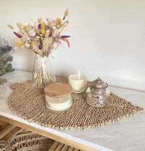 Alfombra de pasto marino con acabado natural liso, ideal para mejoras de espacios de vida en interiores contemporáneos y contratistas de decoración. - Product Image 2