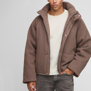 เสื้อแจ็คเก็ตพัฟเฟอร์ผู้ชายคุณภาพพรีเมียมสั่งทำขายส่ง ระบายอากาศได้ดี เหมาะสำหรับใส่ลำลองในฤดูหนาว สวมใส่สบาย พร้อมลายปักสำหรับผู้หญิง - Product Image 1