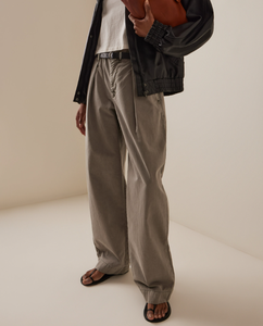 Nouveau style <span class=keywords><strong>pantalon</strong></span> droit d'extérieur personnalisé, <span class=keywords><strong>pantalon</strong></span> <span class=keywords><strong>chino</strong></span> plissé en coton taille mi-haute pour <span class=keywords><strong>femme</strong></span> - Product Image 1