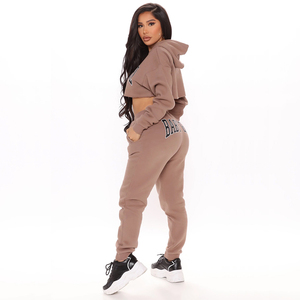 Meilleures ventes de survêtements courts pour femmes en tissu polaire, combinaisons de Jogging actif de sport fabriquées au Pakistan - Product Image 3