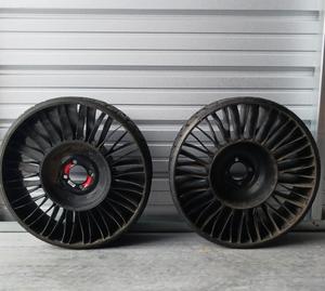 Neumáticos sin Aire Mich-elin X Tweels de 24x12x12 - Product Image 1