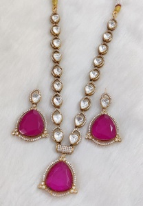 Ensemble de collier en pierre Polki et Doublet en laiton pour femmes, port minimaliste, luxe de haute qualité, idéal pour les tenues de soirée, tenues ethniques et occidentales - Product Image 3