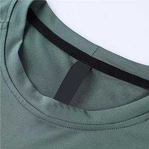 ชุดออกกำลังกายแห้งเร็ว แรชการ์ดแขนยาว คุณภาพสูง ขายส่ง ผ้ายืดสแปนเด็กซ์/โพลีเอสเตอร์ รับสกรีนโลโก้และสีตามสั่ง - Product Image 3