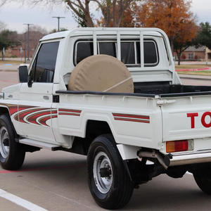 Toyota LandCruiser Pickup 4x4 Volante a la izquierda FJ75 Manual de 5 velocidades 4 litros 6 cilindros 4WD - Product Image 4