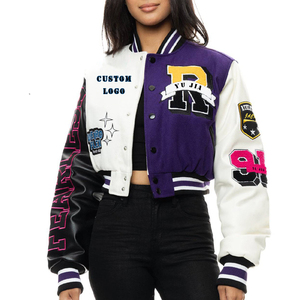 Veste courte universitaire Letterman en cuir véritable personnalisée pour femmes, manches en laine respirante, patchs de broderie en chenille teints en nylon - Product Image 2