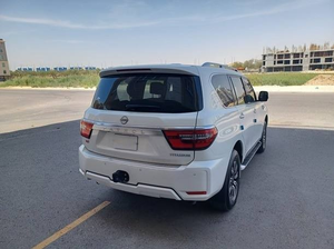 SUV d'occasion 2022, automatique, transmission intégrale, sièges en cuir, moteur 4.1-6L, régulateur de vitesse adaptatif, conduite à gauche, taille des pneus R18, toit ouvrant panoramique - Product Image 3