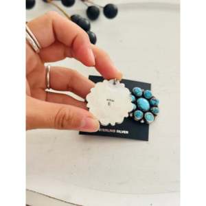 Pendientes de botón Delbert Begay con forma de flor, turquesa egipcia y plata de ley - Product Image 5