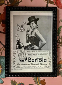 กรอบรูปไม้เคลือบเงาแบบใหม่ คอลเลคชั่นใหม่ ผลิตด้วยมือในเวียดนาม ดีไซน์หรูหราสำหรับตกแต่งบ้านสไตล์โมเดิร์น จำหน่ายราคาส่ง - Product Image 6