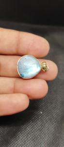 Collar con Colgante de Latón de Estilo Vintage, Pequeño, con Piedra Lunar Triangular y Gema - Colgantes y Dijes de Moda - Product Image 2