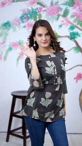 Kurtis cortos de rayón pesado fabricados en la India para mujer estilo tradicional de Bollywood listos para usar a precio mayorista - Product Image 4