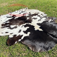 Großhandel Custom Cow Skins Große echte Leder Material Rinder versteckt echte Rindsleder Teppich Haar auf