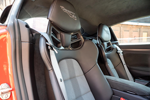 Coupé Deportivo de Alto Rendimiento 2023, Usado en Buen Estado, de Largo Alcance, Enfocado en la Pista, Motor de 4.0L, 100-150kW, Modelo Premium de Dos Puertas - Product Image 4