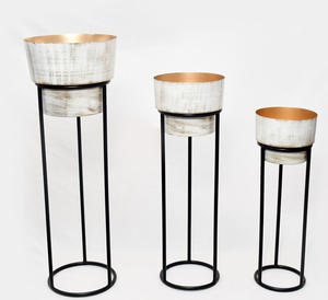 Juego de 3 macetas decorativas para interiores y exteriores de metal de gran calidad, diseño clásico, oferta al por mayor. - Product Image 3