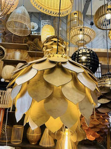 โคมไฟหญ้าทะเลดีไซน์ทันสมัยหรูหราทำจากวัสดุธรรมชาติคุณภาพสูงทำมือในเวียดนาม - Product Image 3