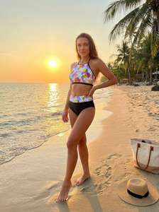 Traje de Baño de Dos Piezas con Estampado Floral y Logotipo Personalizado, Bikini de Cuello Halter con Corte Alto, Traje de Baño de Cintura Alta para Mujer, Ropa de Playa de Diseñador de Lujo, Transpirable - Product Image 3