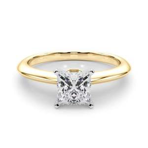 Bague de fiançailles solitaire en diamant coupe princesse pour femme - Product Image 1