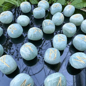 Juego de runas caídas de amazonita al por mayor, Runas de cristal grabadas para adivinación curativa, piedras preciosas caídas talladas en Feng Shui pulidas - Product Image 3