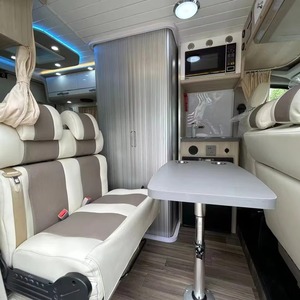 Camion tracteur diesel 6x4 à conduite à gauche pour le transport de marchandises lourdes et spécialisées à l'échelle mondiale, idéal pour les camping-cars et les fourgons aménagés à 10 roues. - Product Image 5