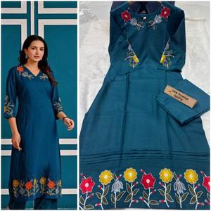 Moderno y Hermoso Vestido Casual de Secado Rápido para Mujer con Bordado Impresionante y Estampado Daman en Cuello y Mangas, Estilo Indio-Pakistaní, para Todas las Estaciones - Product Image 3