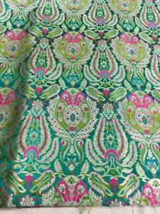 Tissus en soie de brocart tissés à la main sur mesure Style à rayures organiques dans des couleurs personnalisées pour les concepteurs de robes de mariée et les magasins de tissus - Product Image 4