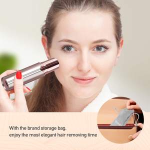 Épilateur facial rechargeable pour femmes, rasoir à piles avec têtes de rechange pour le dessus des lèvres et le menton - Product Image 1