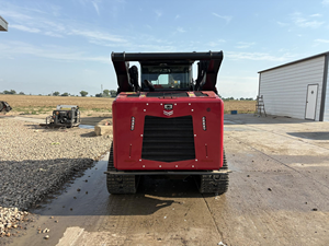Minicargadora de orugas diésel T75VS roja compacta con excavadora - Product Image 2