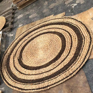 ที่รองน้ำผักตบชวาทำด้วยมือสไตล์ชนบททนทานและเป็นมิตรกับสิ่งแวดล้อมเหมาะสำหรับการตกแต่งภายในห้องรับประทานอาหารและการตกแต่งบ้านอย่างเป็นธรรมชาติ - Product Image 1