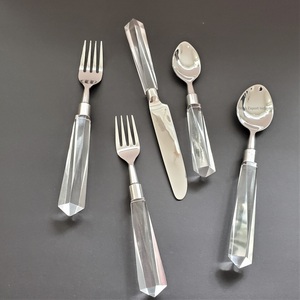 Juego de Cubiertos de Metal Estilo Americano con Mango de Acrílico Transparente Pulido a Espejo para Hotel, Eventos, Fiestas, Comida, Juegos de Cubiertos - Product Image 1