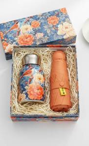 Set de Regalo con Botella de Agua Pintada Artísticamente y Sombrilla Plegable Portátil para Sol y Lluvia - Product Image 1