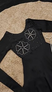 Salwar Kameez traditionnel élégant noir avec des éclats de diamants pour femmes, idéal pour les tenues de soirée - Product Image 4