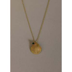 Vintage 18k <b>Emerald</b> Cut Diamond Shell <b>Pendant</b> Bezel Setting Cute Party Jewelry with Number Pattern Charm - Product Image 3