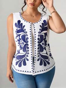 Trending Handmade Suzani Embroidery <b>Velvet</b> Winter Jacket Women Short Suzani Jacket Free Size Short <b>Quilted</b> Jacket - Product Image 2