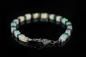 กำไลข้อมือโอปอลเอธิโอเปียแบบชิป วินเทจ โอปอลไฟ เครื่องประดับทำมือ เงินแท้ 925 ชุบทอง 14K สำหรับผู้หญิง - Product Image 2