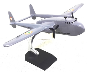 โมเดลเครื่องบิน AN-32 อินเดีย รุ่นล่าสุด สเกล 1:100 ผลิตจากอะลูมิเนียมหล่อขึ้นรูป ใบพัดสีดำ โมเดลเครื่องบินรบโบราณ ผู้ผลิต - Product Image 5