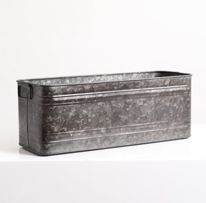 Maceta Galvanizada de Alta Capacidad Ideal para Múltiples Plantas que Ofrece Amplio Espacio y una Estructura de Soporte Resistente - Product Image 3