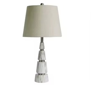 Lámpara de mesa de metal decorativa para dormitorio y oficina, pieza de iluminación elegante para decoración del hogar - Product Image 6