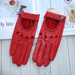 Gants de conduite à doigts entiers en peau de chèvre pour femmes de haute qualité Rivets à la mode Gants minces non doublés à couche unique pour écran tactile - Product Image 4